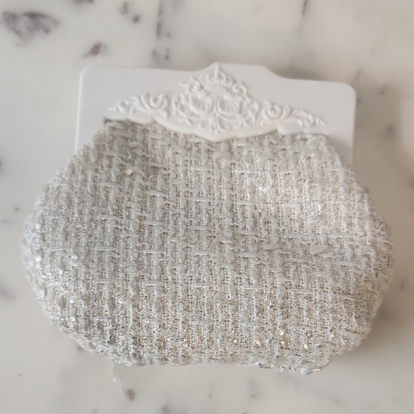 Vintage | MAC Cosmetics Mini Bag in White Metallic Tweed - Picture 2 of 7